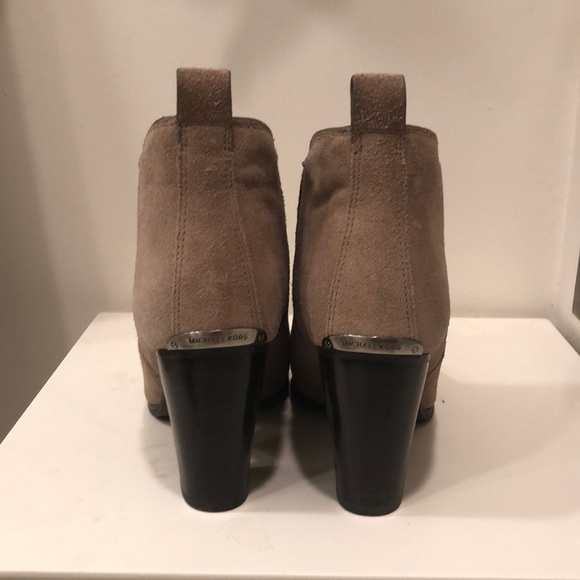 Michael Kors booties! In really good condition. - Picture 3 of 3